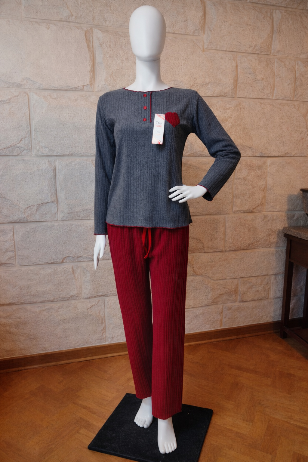 بيجامة نسائية القلب